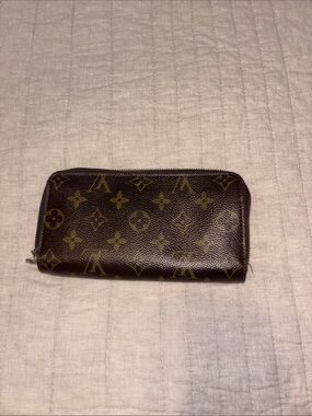 Louis Vuitton Monogram Zip Wallet - Brown & Gold